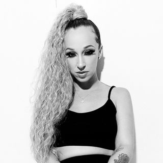 Candace Jackson @2cheekzbackagain в Инстаграм