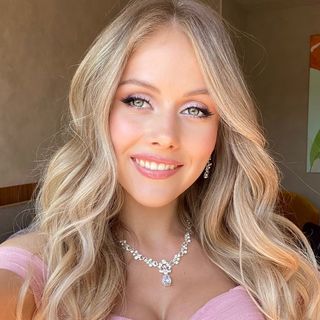 anna.khudasova