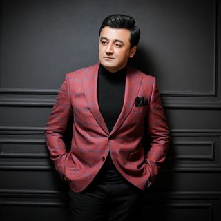 anvar_akhmedov_singer