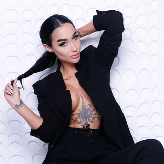 elizabeth_nana_reptile