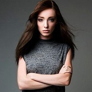 Emma Dumont @emmadumont в Инстаграм