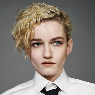 Julia Garner @juliagarnerofficial в Инстаграм