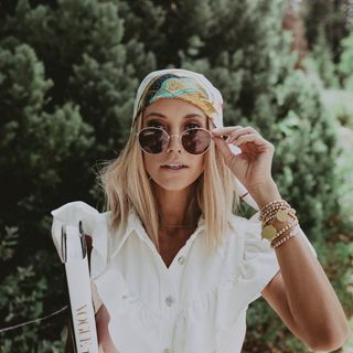 meg_legs