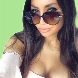 miss_anika