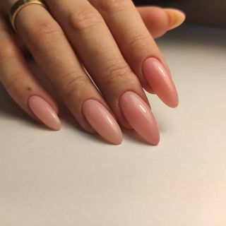 nails_strong_nsk