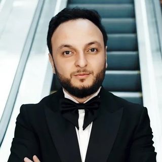 Ведущий | Вреж Петросян @vrezhpetrosyan в Инстаграм