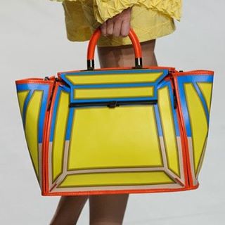 Яркость как она есть☀️🌼🍂#ilovejanesstory #bag #color #fashion